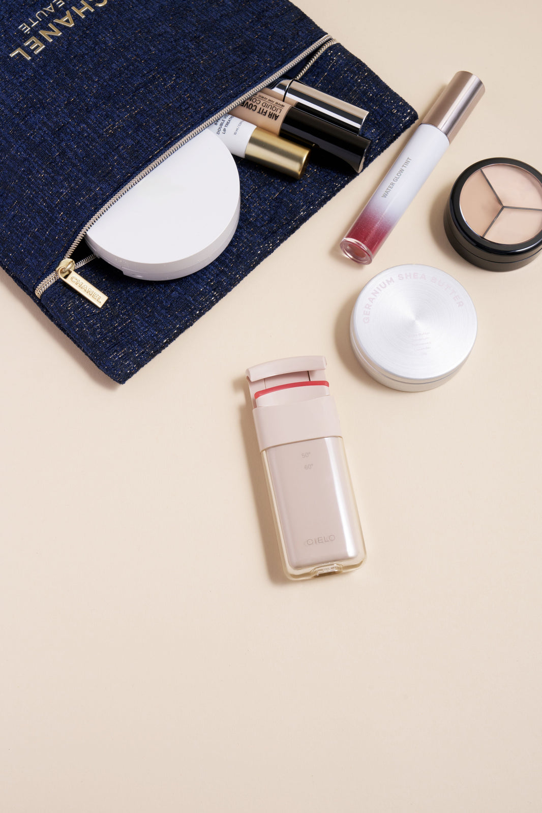 Easy Carry, Easy Lash